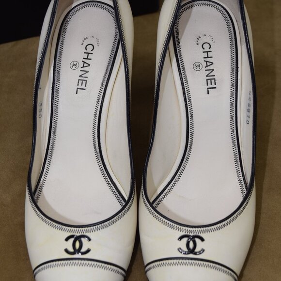 2008 CHANEL Ivory White Cap Toe Heels Pumps 37.5 C 7 Brighton Way 85mm CC Logo - Picture 9 of 16